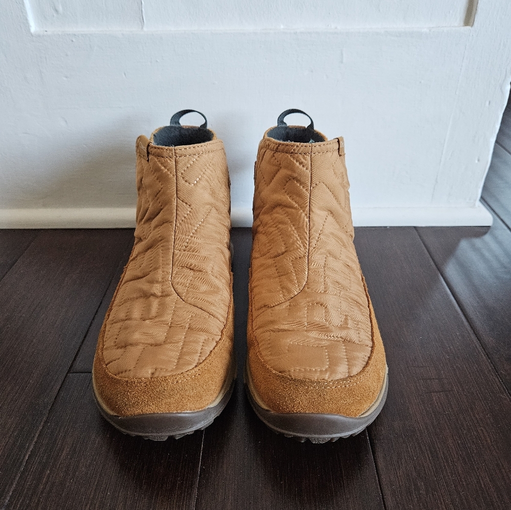 Women's CHACO boots